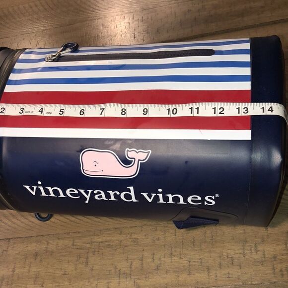 Vineyard Vines 🐳 10 can Cooler Padded Adj. Shoulder Strap beach 🏖 it stay cool - Picture 9 of 17